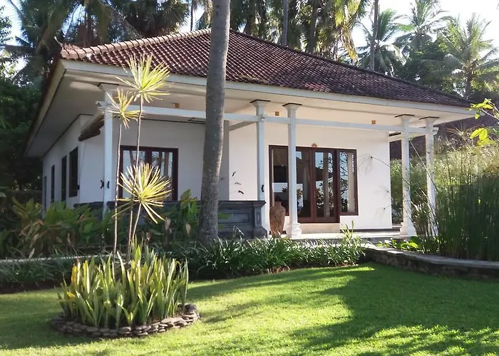 Villa Agung Bali Nirwana And *