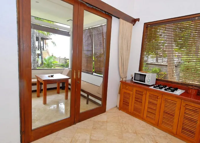 Villa Agung Bali Nirwana And *